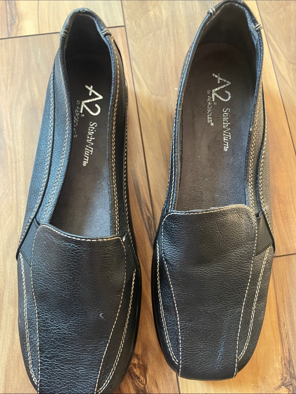 A2 By Aerosoles Black Leather Slip-On Loafers Contrast Stitching Womens sz 9